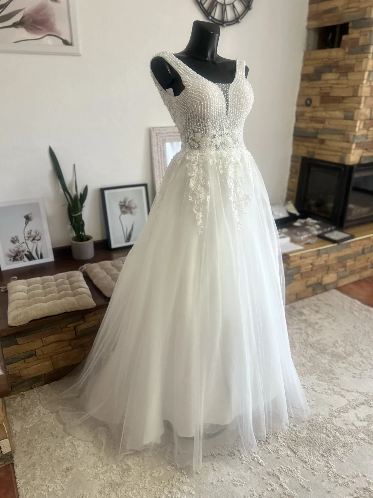 svatební šaty pro menší nevěstu, velikost 30-34