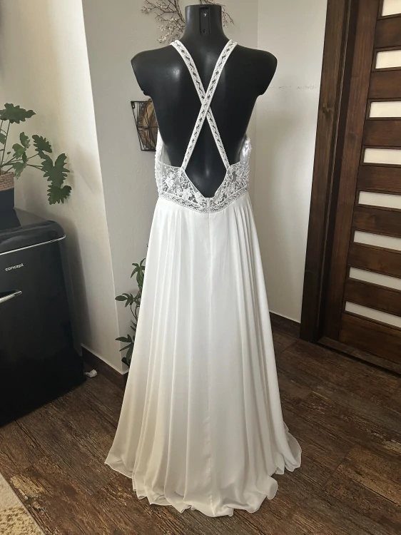 svatební šaty
