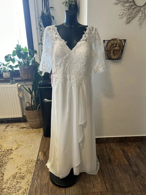svatební šaty velikost 50