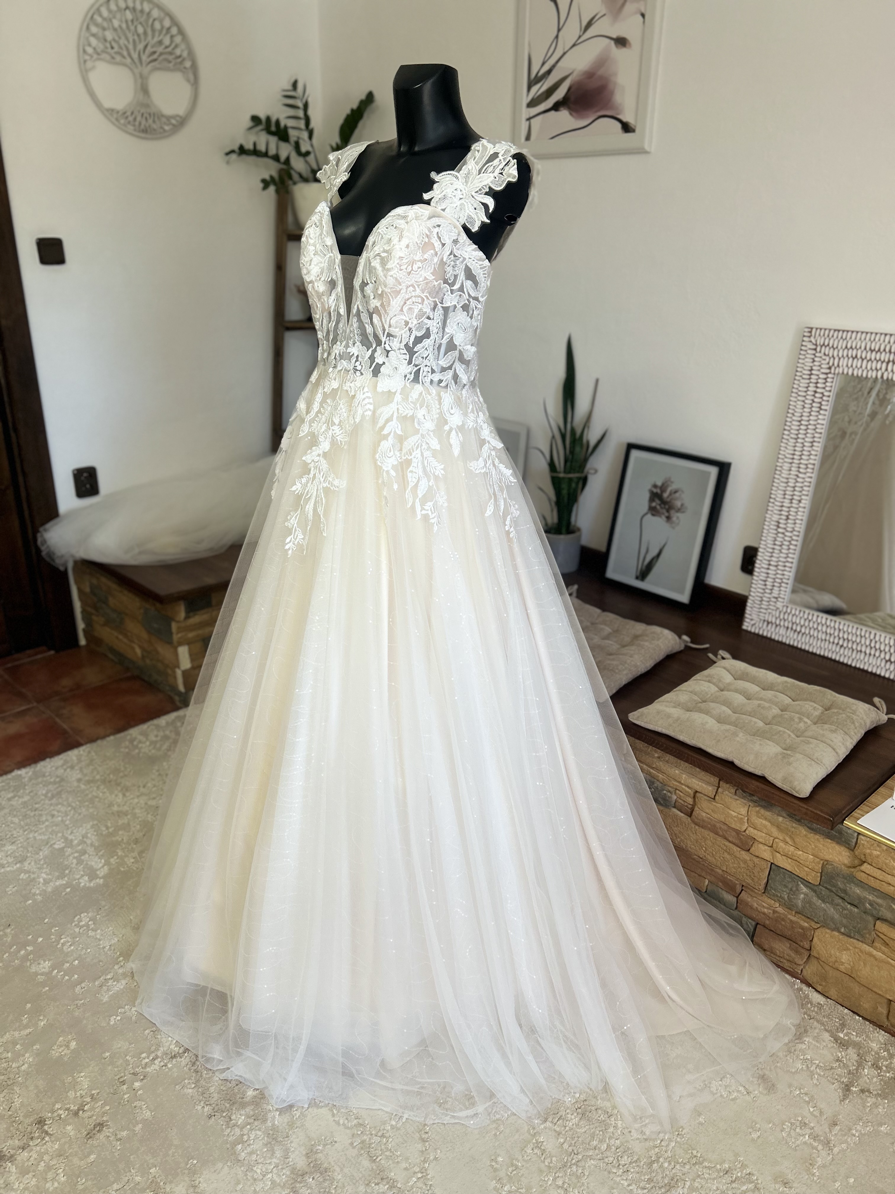 svatební šaty, velikost 44 až 48