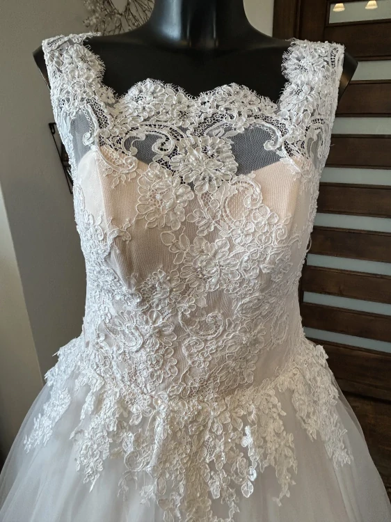 svatební šaty bílo-růžové