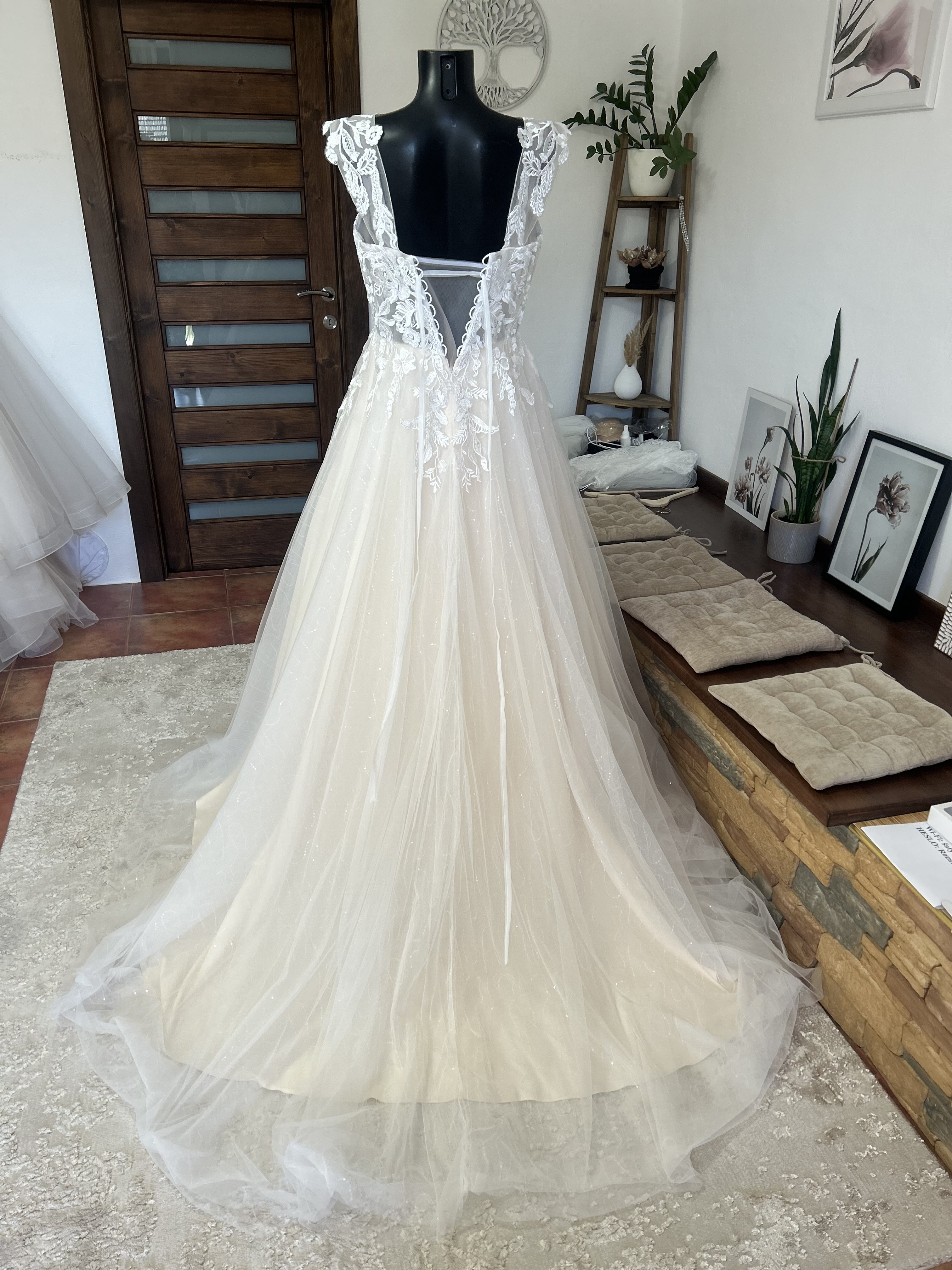 svatební šaty, velikost 44 až 48