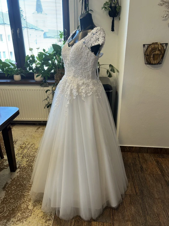 bílé princeznovské svatební šaty velikost 50/52/54/56