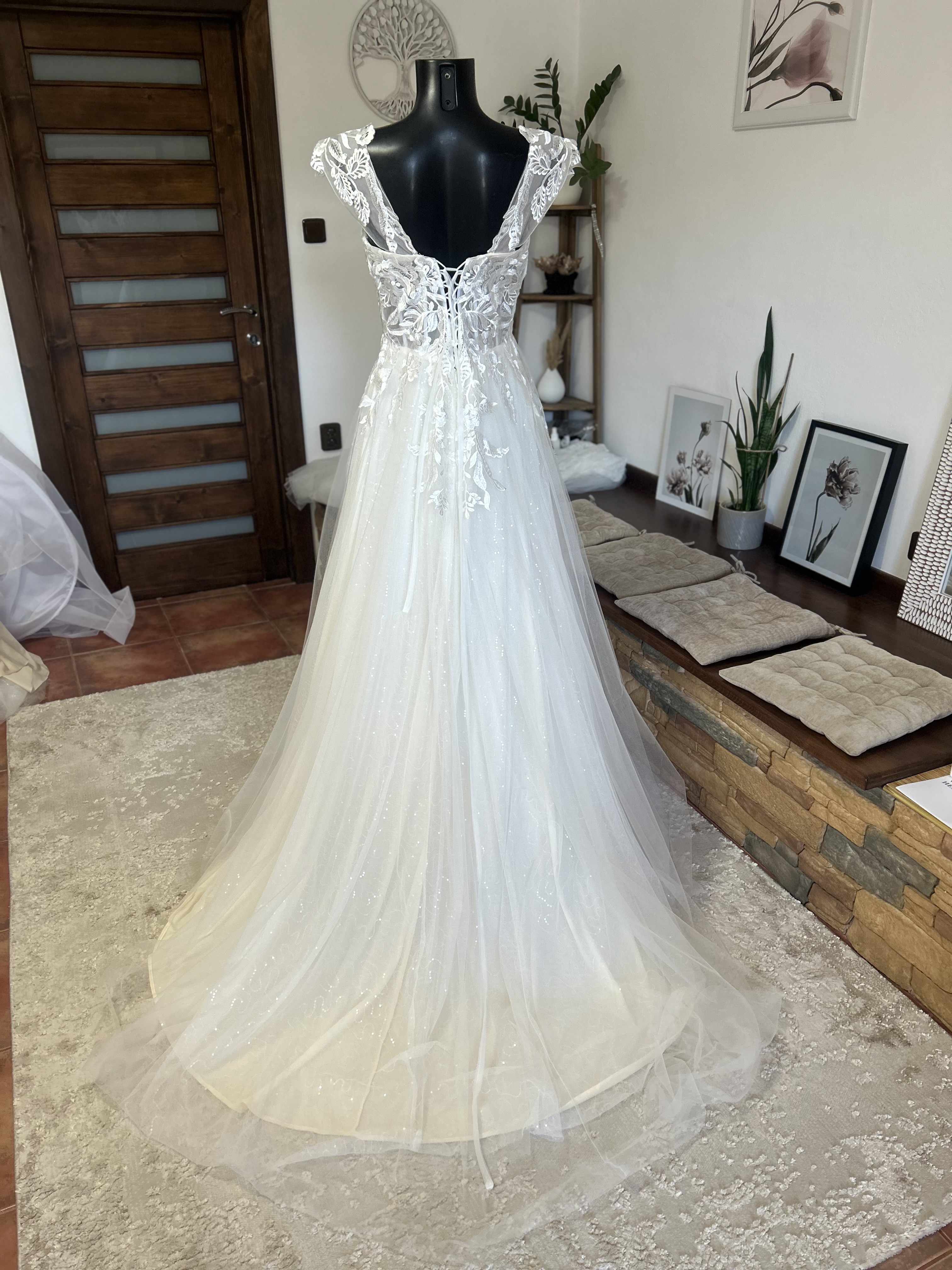 svatební šaty, velikost 40 až 44