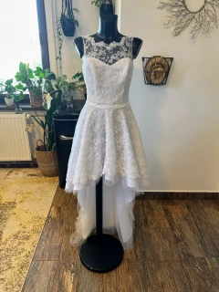 bílé krátké svatební šaty, popůlnoční šaty