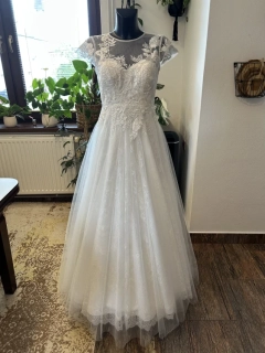 svatební šaty s krajkou