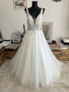 krásné svatební šaty