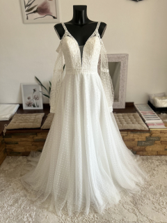 svatební šaty s rukávky